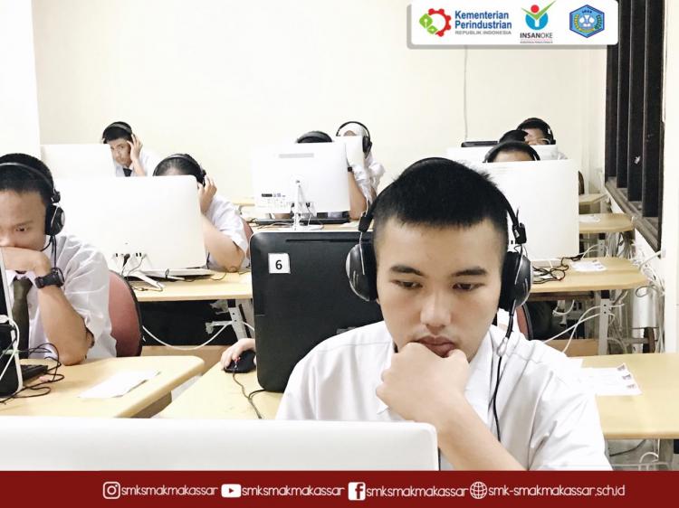 Pelaksanaan simulasi UNBK di SMK SMAK Makassar